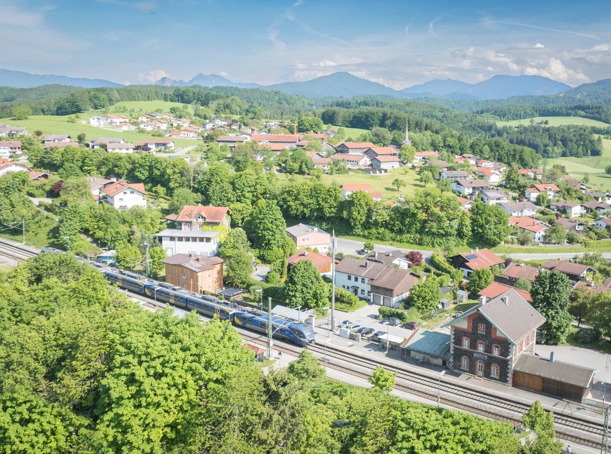 BRB Zug in Bergen am Bahnhof