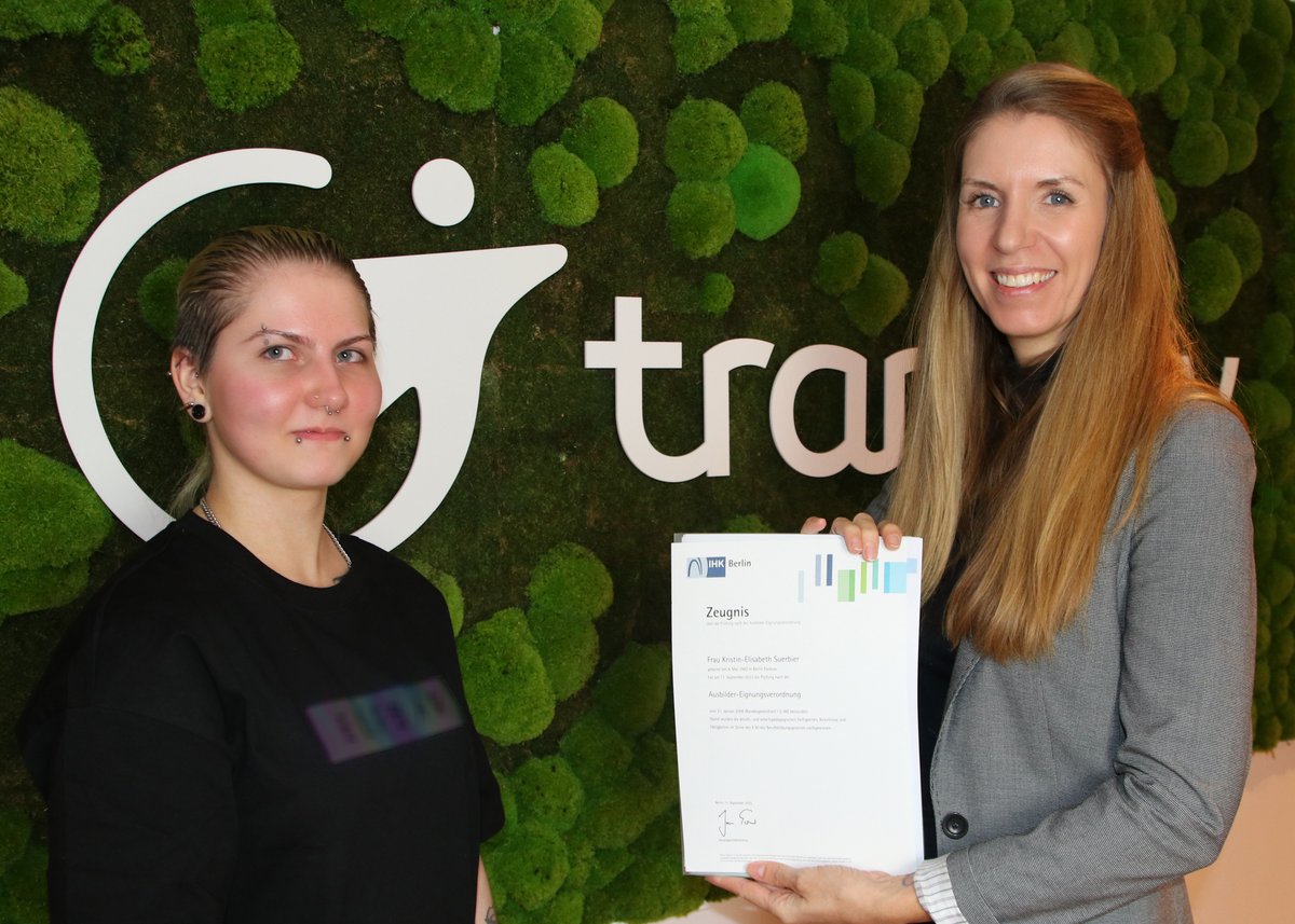 Kristin-Elisabeth mit ihrer Auszubildenden Evelyn