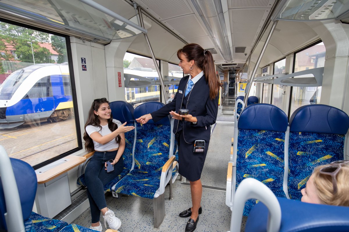 Mit Spaß bei der Arbeit als Kundenbetreuer:in bei der NordWestBahn. 