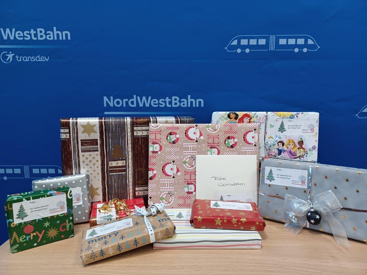 Tisch mit Geschenken 