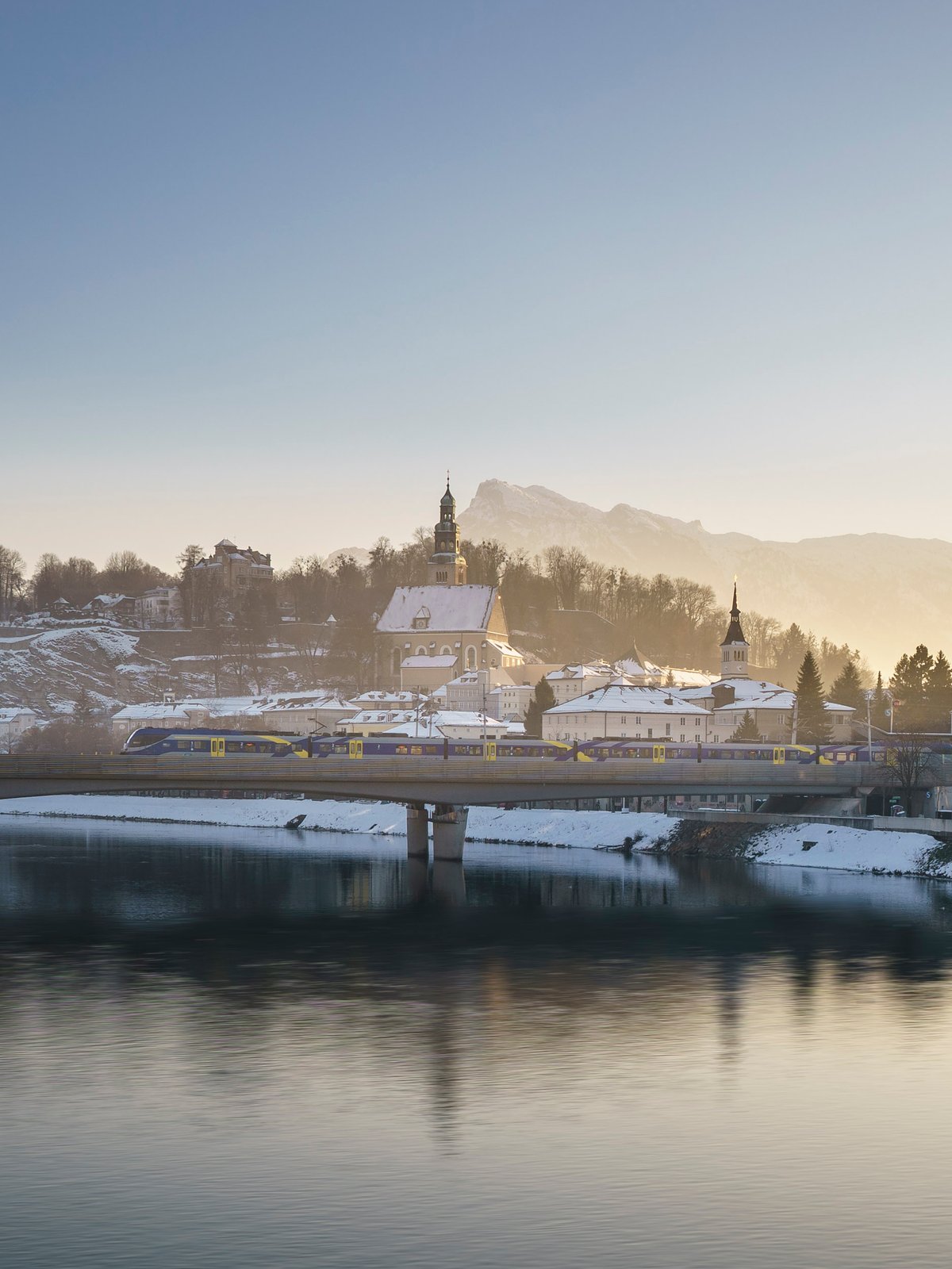 Salzburg ist gut erreichbar mit der BRB. 