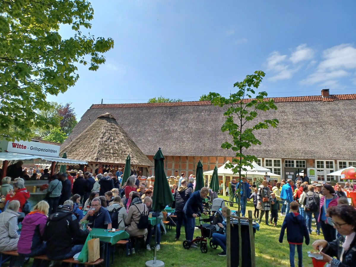 Die Dorfpartie ist gut besucht. 