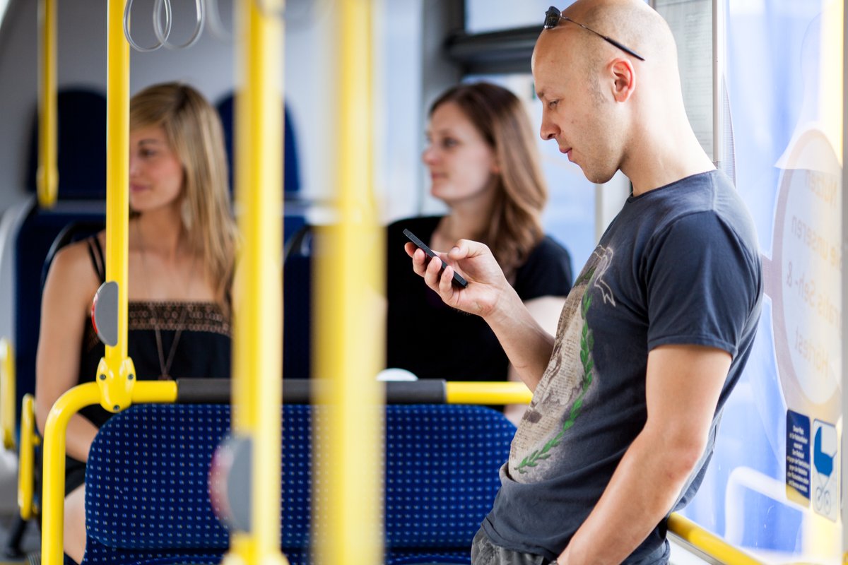Menschen im Bus