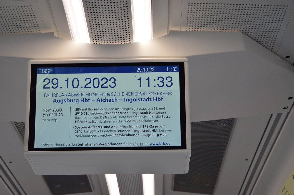Auf unseren Zugmonitoren können wir unsere Fahrgäste sehr schnell informieren.