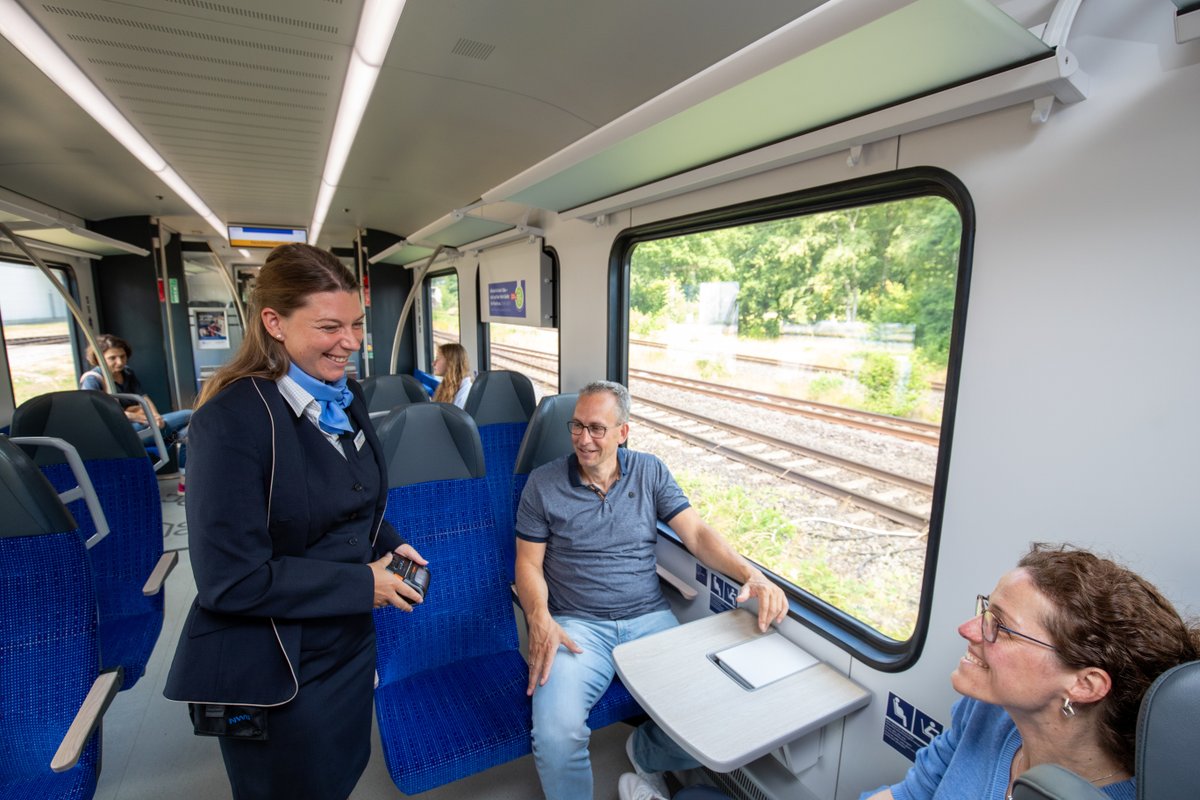 Entspannt reisen und nicht im Stau stehen: mit den Zügen der NordWestBahn geht es in den Urlaub to Huus. 