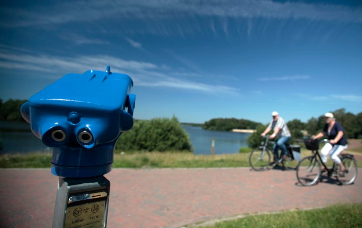 Fahrradfahrer an der Thülsfelder Talsperre