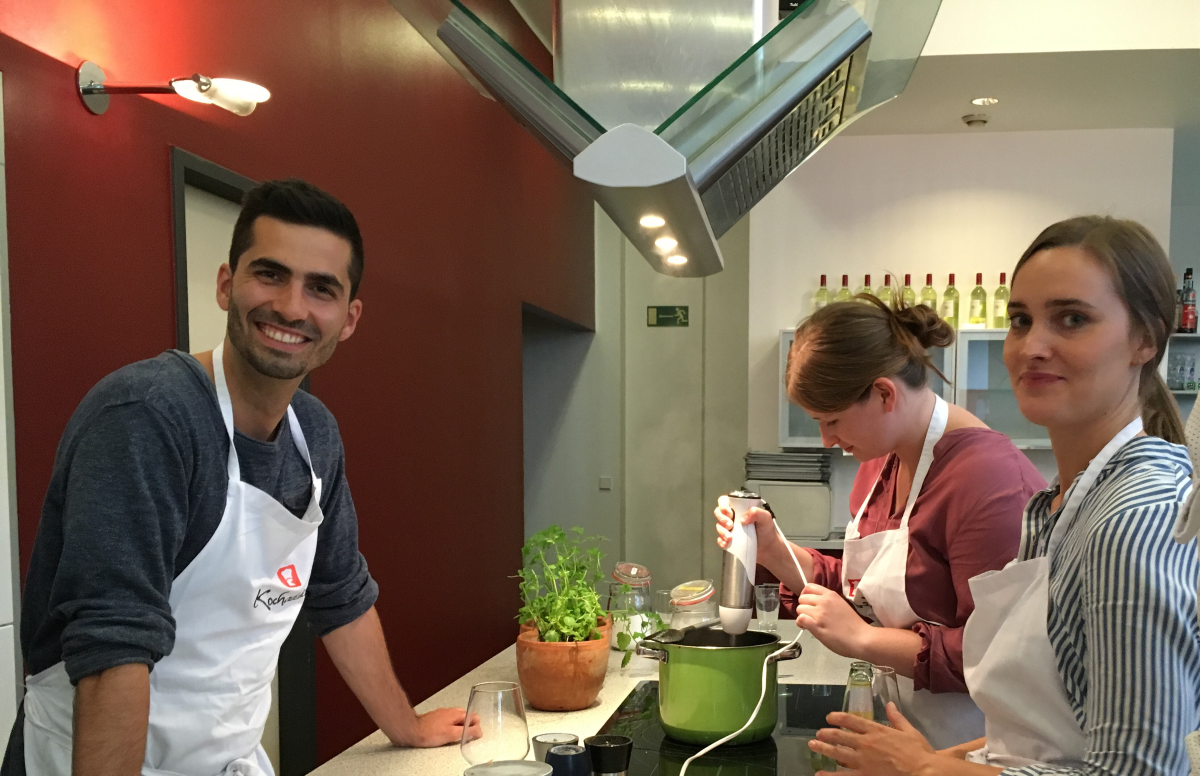Trainees beim Kochevent