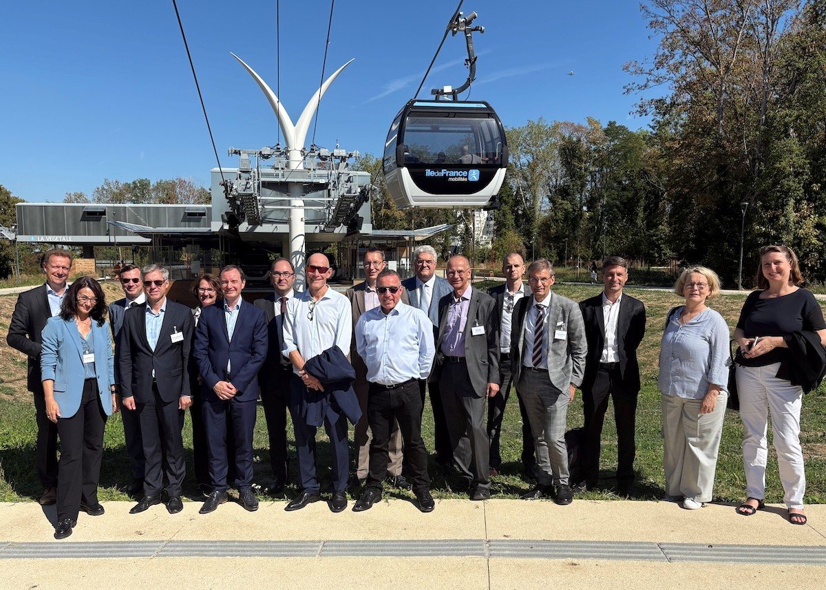 Delegatiion Besuch Seilbahn-Linie Câble C1 