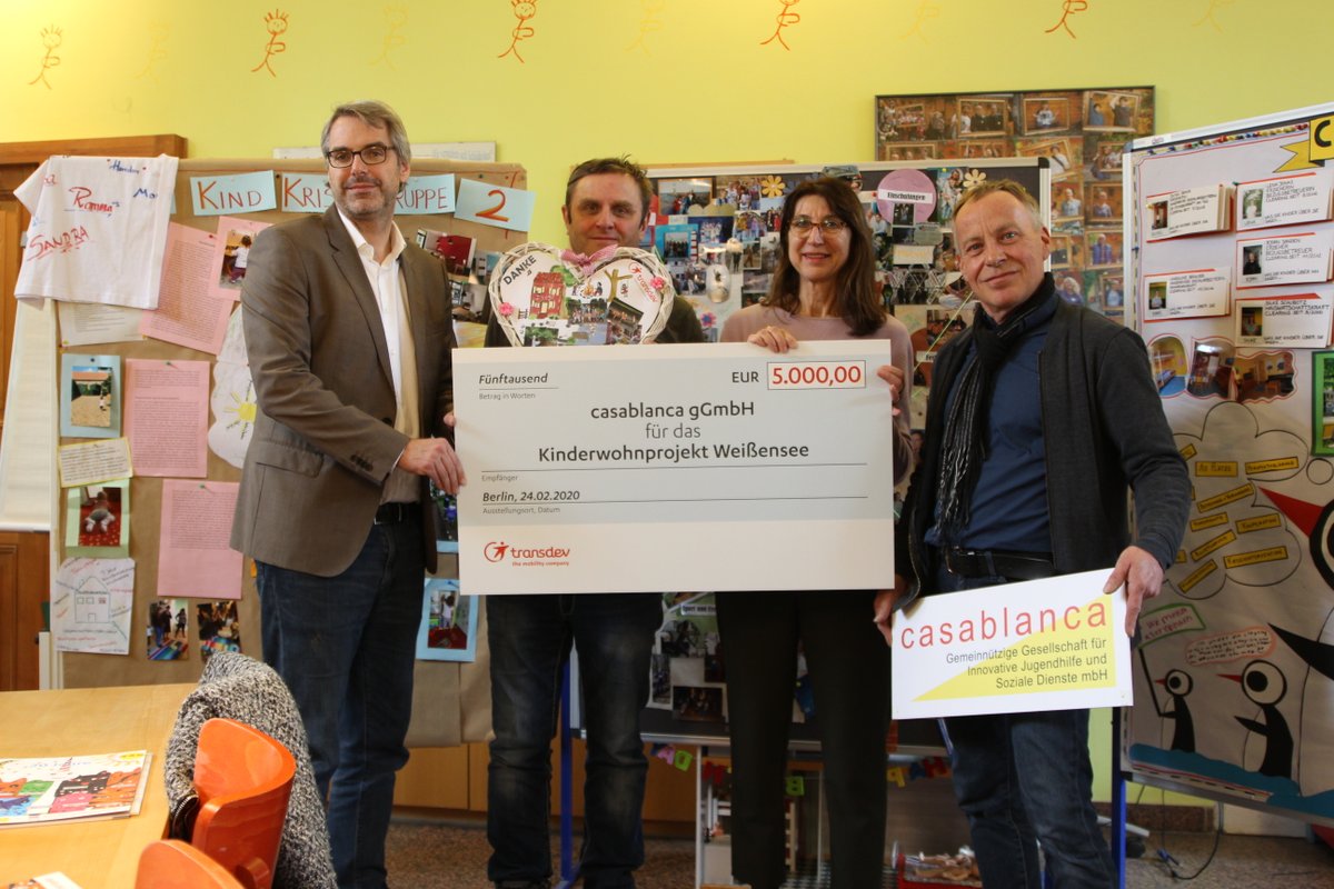 Spendenübergabe der Transdev-Gruppe an das Kinderwohnprojekt Weißensee von casablanca 