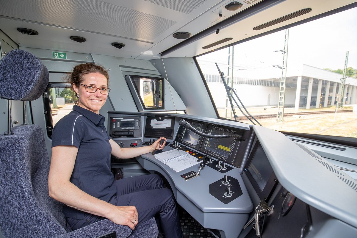 Konzentration und Weitblick im Führerstand. 