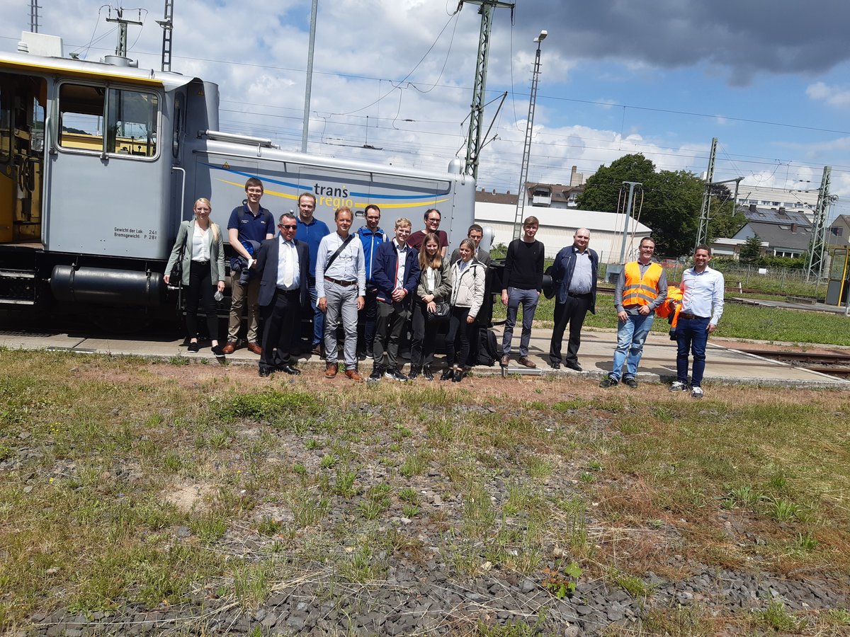Gruppenfoto Werkstattbesichtigung