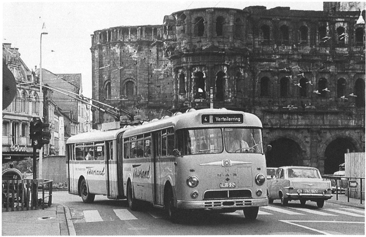 Ein MAN-Bus der SWT in Trier (1967)