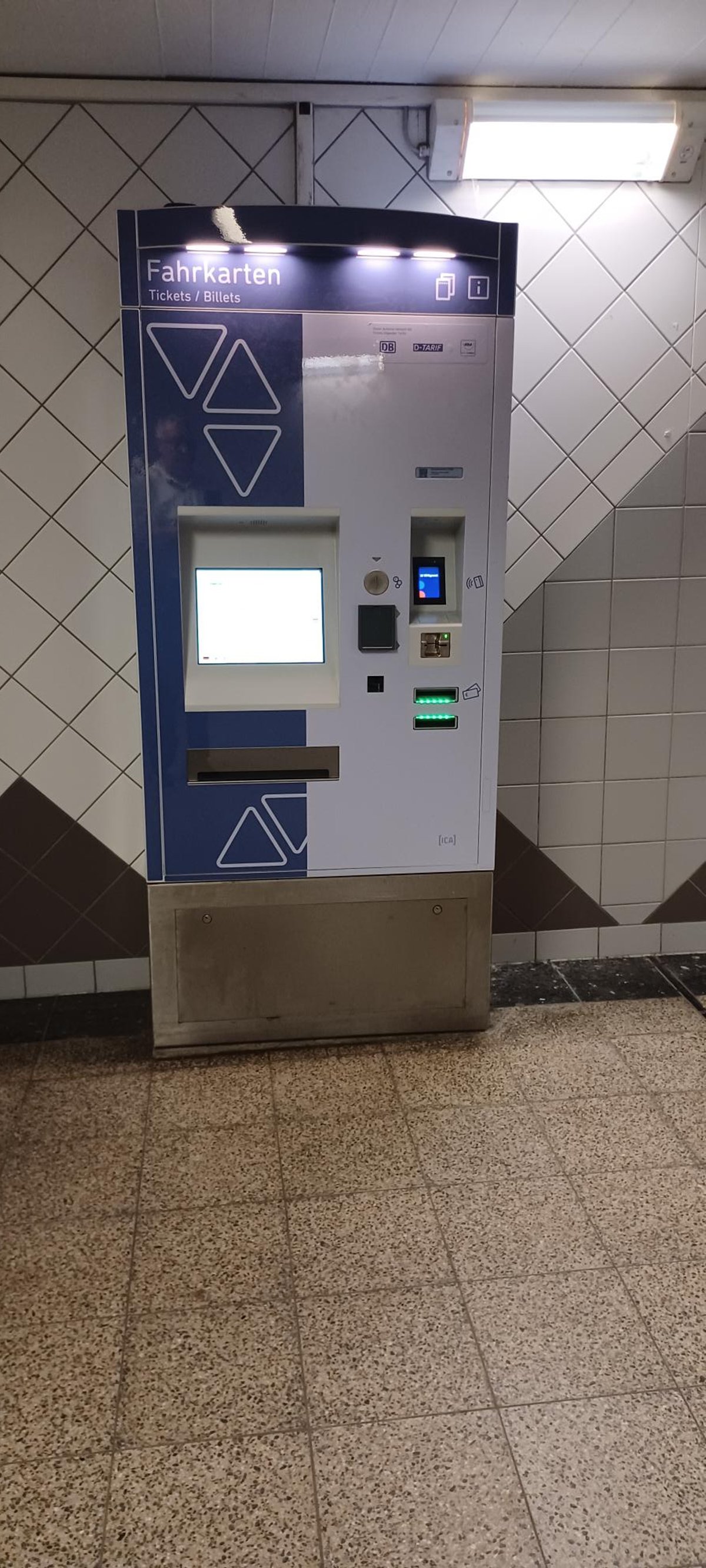 Hotline bei Fahrscheinautomatenstörungen